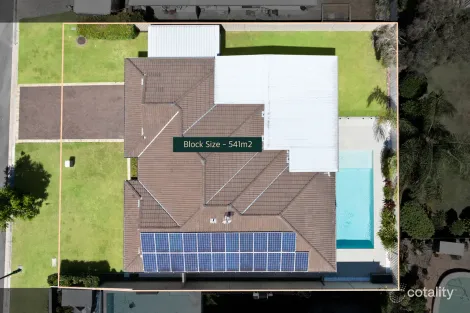 Property photo of 13 Crows Ash Place Kuluin QLD 4558