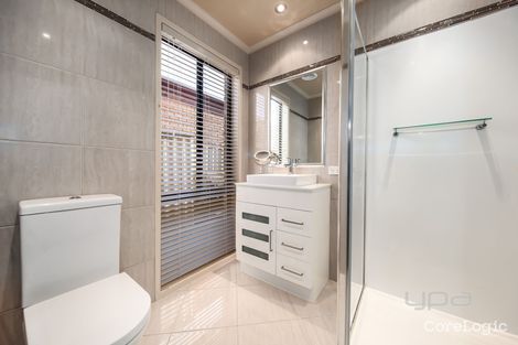 Property photo of 29 Blenheim Way Caroline Springs VIC 3023