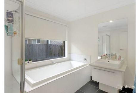 Property photo of 5 Olivia Close Coomera QLD 4209