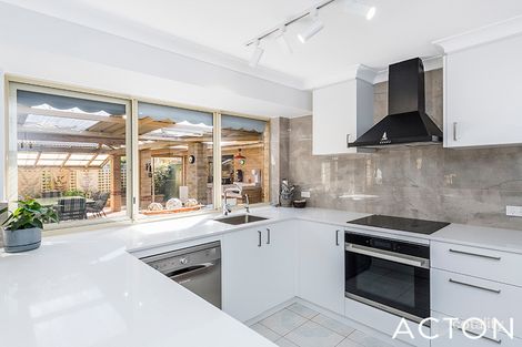 Property photo of 9 Parkwater Cove Halls Head WA 6210