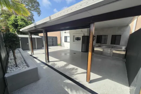 Property photo of 6/202 Central Street Labrador QLD 4215