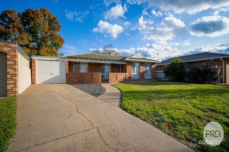 Property photo of 14 Yungana Place Glenfield Park NSW 2650