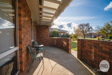 Property photo of 14 Yungana Place Glenfield Park NSW 2650