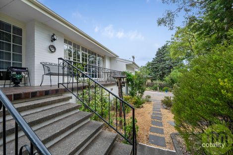 Property photo of 22 Wilsmore Crescent Chifley ACT 2606