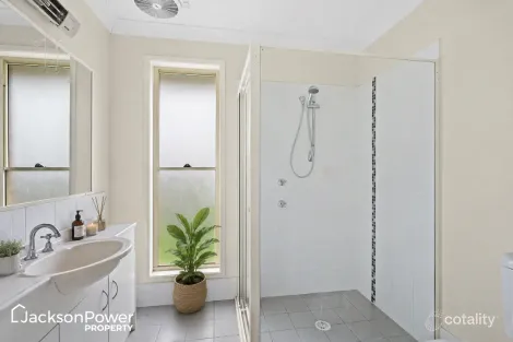 Property photo of 2 Dell Close Hamlyn Terrace NSW 2259