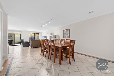 Property photo of 20A Bayside Court Jerrabomberra NSW 2619