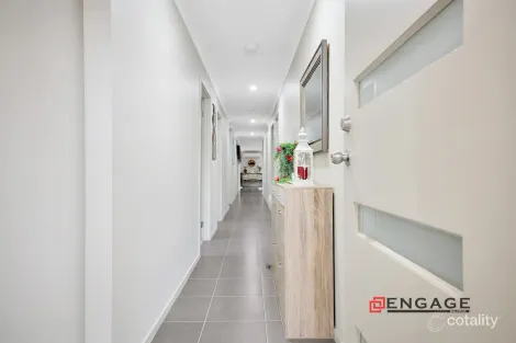 Property photo of 1 Mist Way Tarneit VIC 3029