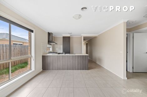 Property photo of 1 Phoenix Circuit Brookfield VIC 3338