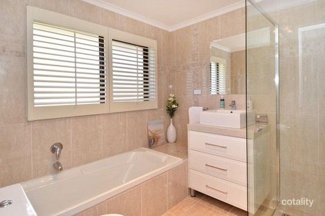Property photo of 6 Alkoomi Avenue Hamlyn Heights VIC 3215