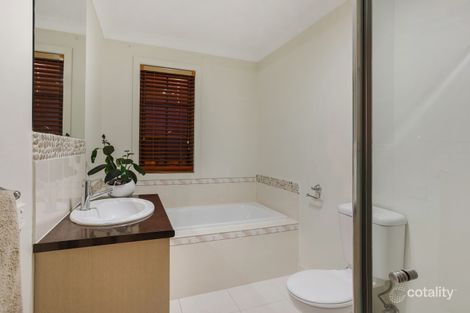 Property photo of 5 Lucas Terrace Taylors Hill VIC 3037