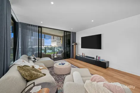 Property photo of 801/1 Oracle Boulevard Broadbeach QLD 4218