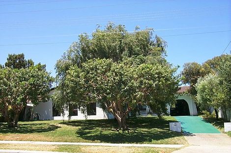 32 Campbell Dr, Hillarys, WA 6025