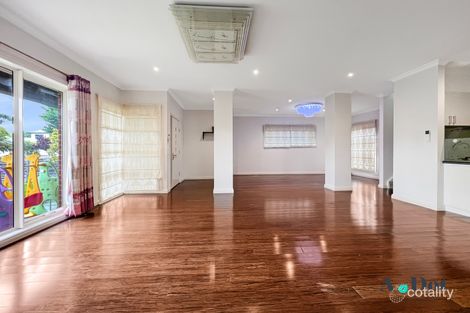 Property photo of 1/18 Kurrajong Avenue Glen Waverley VIC 3150