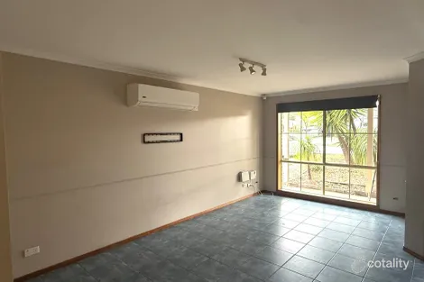 Property photo of 17 Banyalla Drive Cranbourne West VIC 3977