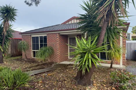 Property photo of 17 Banyalla Drive Cranbourne West VIC 3977
