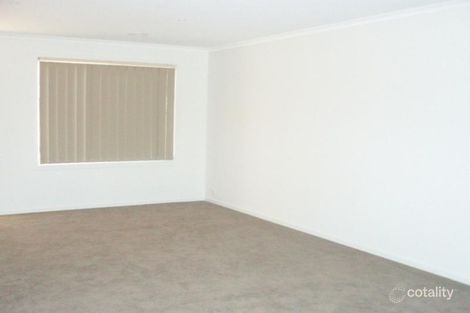 Property photo of 52 Duncombe Park Way Deer Park VIC 3023