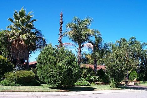 9 Murdoch Rd, Thornlie, WA 6108