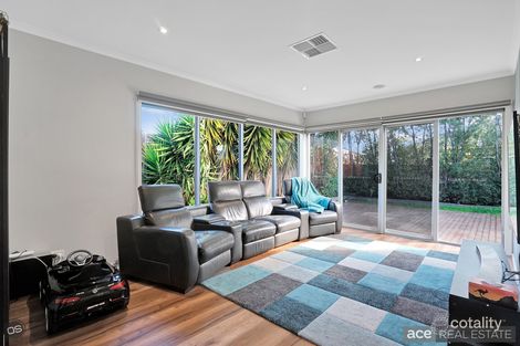 Property photo of 17 Fantail Crescent Williams Landing VIC 3027