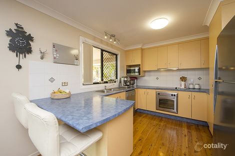 Property photo of 10 Ridge Close Tannum Sands QLD 4680