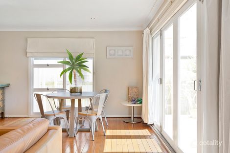 Property photo of 18 York Street Southport QLD 4215