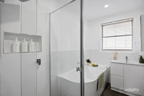 Property photo of 16 Caley Street Frankston North VIC 3200