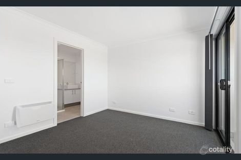 Property photo of 4 Ollie Place Cranbourne East VIC 3977