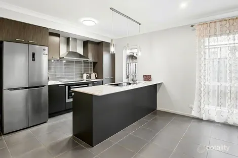Property photo of 9 Frederick Place Park Ridge QLD 4125