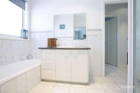 Property photo of 2/9 Kitson Crescent Airport West VIC 3042