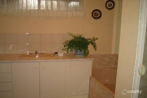 Property photo of 18 Heath Close Ocean Grove VIC 3226