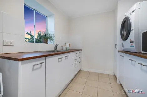 Property photo of 8 Liatoki Street Mansfield QLD 4122