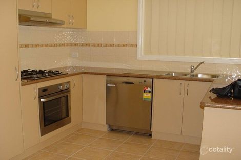 Property photo of 16 Hunts Cross Way Caroline Springs VIC 3023