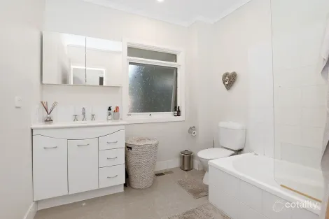 Property photo of 3 Iris Street Dromana VIC 3936