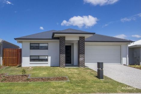 Property photo of 33 Butterleaf Crescent Pimpama QLD 4209