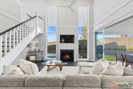 Property photo of 1 Joe Close Barden Ridge NSW 2234