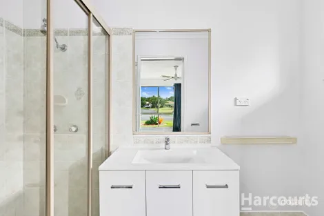 Property photo of 36 Bowerbird Avenue Eli Waters QLD 4655