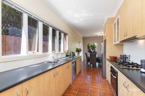 Property photo of 14 Piping Lane Mordialloc VIC 3195