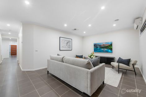 Property photo of 18 Redbox Crescent Burnside Heights VIC 3023