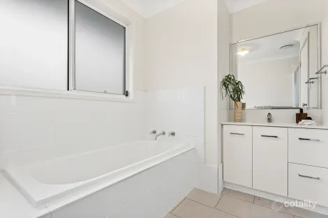 Property photo of 50A Central Road Unanderra NSW 2526