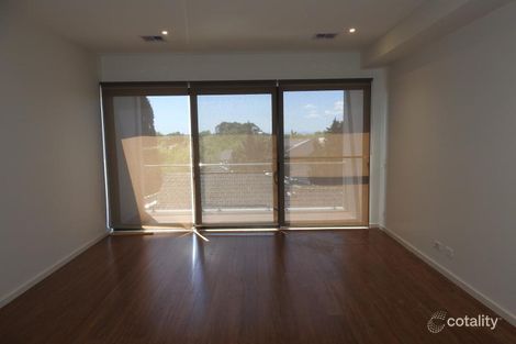 Property photo of 2/75 Whitehorse Road Deepdene VIC 3103