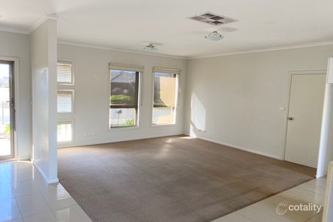 Property photo of 2/11 Annarosa Court Werribee VIC 3030