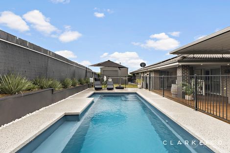 Property photo of 11 Finch Crescent Aberglasslyn NSW 2320
