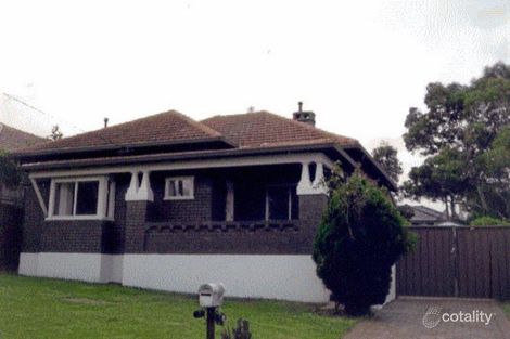 81 Chaseling St, Greenacre, NSW 2190