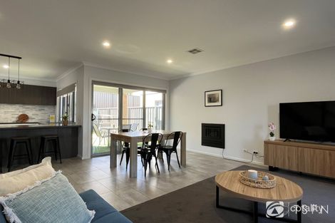 Property photo of 2/60A Honeysuckle Street Ironbark VIC 3550