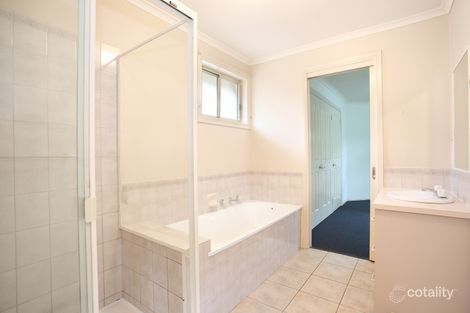 Property photo of 2/2 Hinkler Avenue Bentleigh East VIC 3165