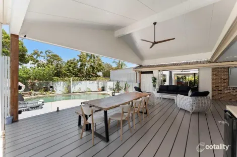 Property photo of 37 Beaconsfield Drive Burleigh Waters QLD 4220