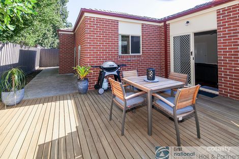 Property photo of 2/16 Roberts Road Cranbourne VIC 3977