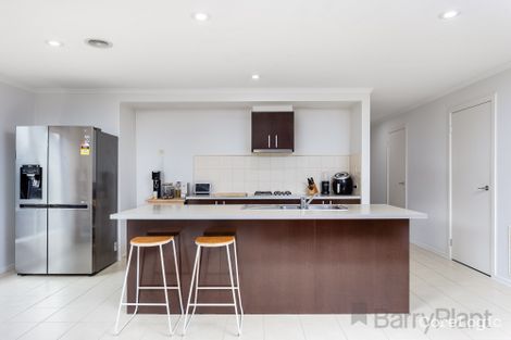 Property photo of 10 Tenerrife Crescent Point Cook VIC 3030