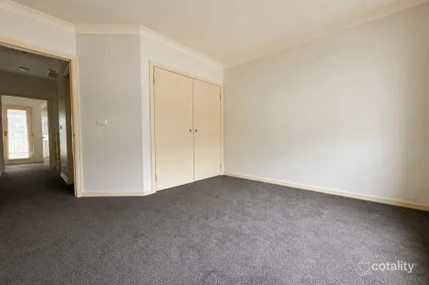 Property photo of 3 Klein Crescent Roxburgh Park VIC 3064