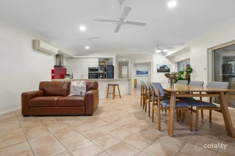 Property photo of 17 Stratford Chase Stratford QLD 4870