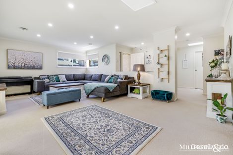 Property photo of 2/5 Kelvin Grove South Morang VIC 3752